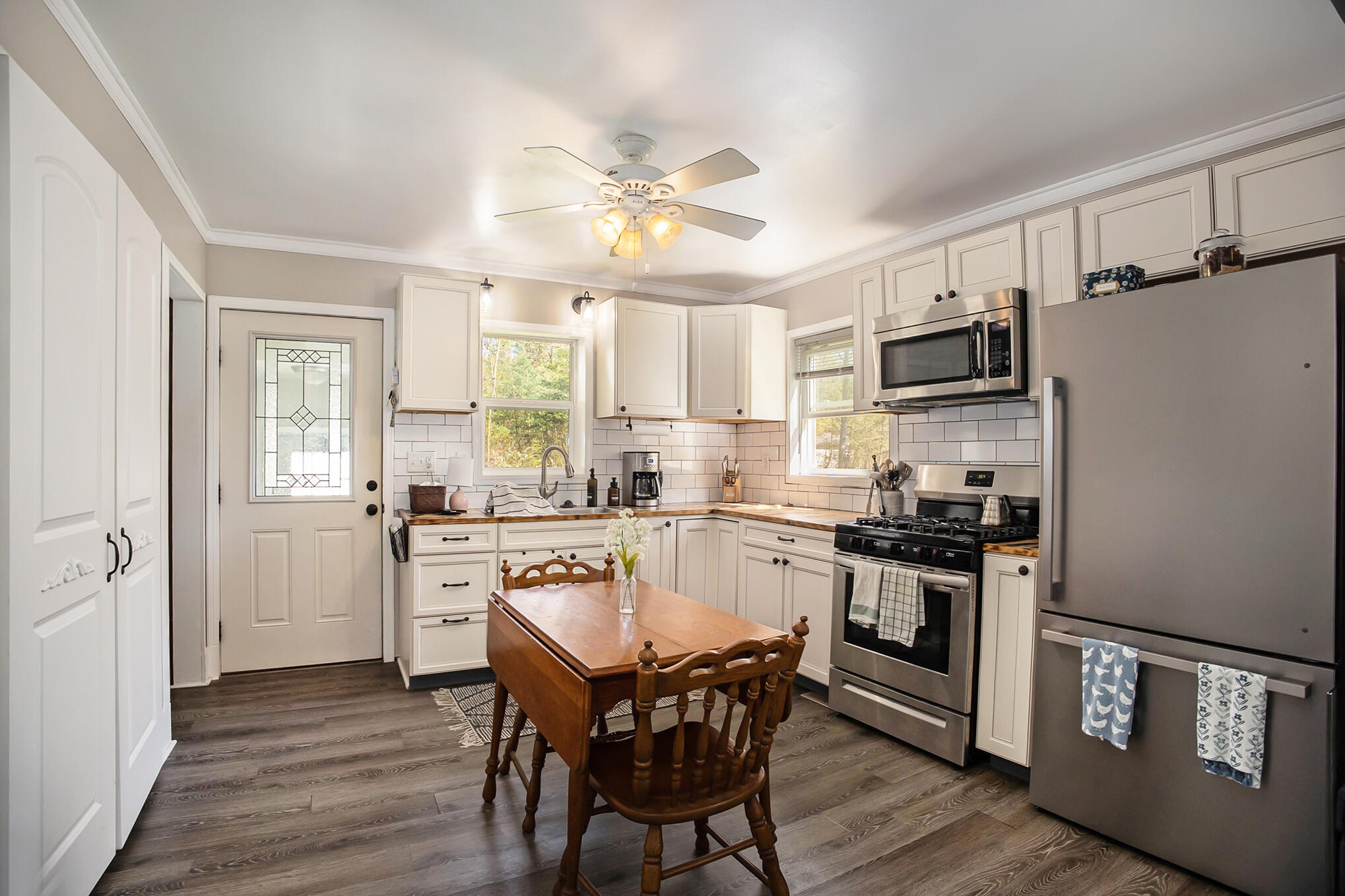 314 North Mill Iron Road Muskegon, MI 49442 - Photo 5 of 26 Kitchen