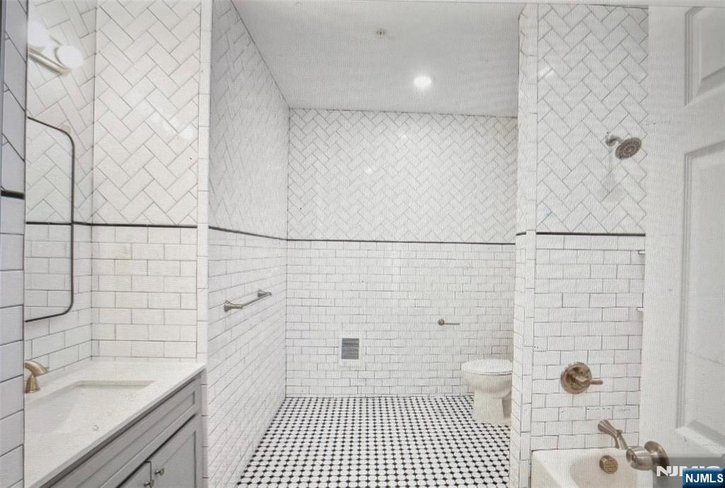 100 North Avenue, Unit 10 Plainfield, NJ 07060 - Photo 2 of 5