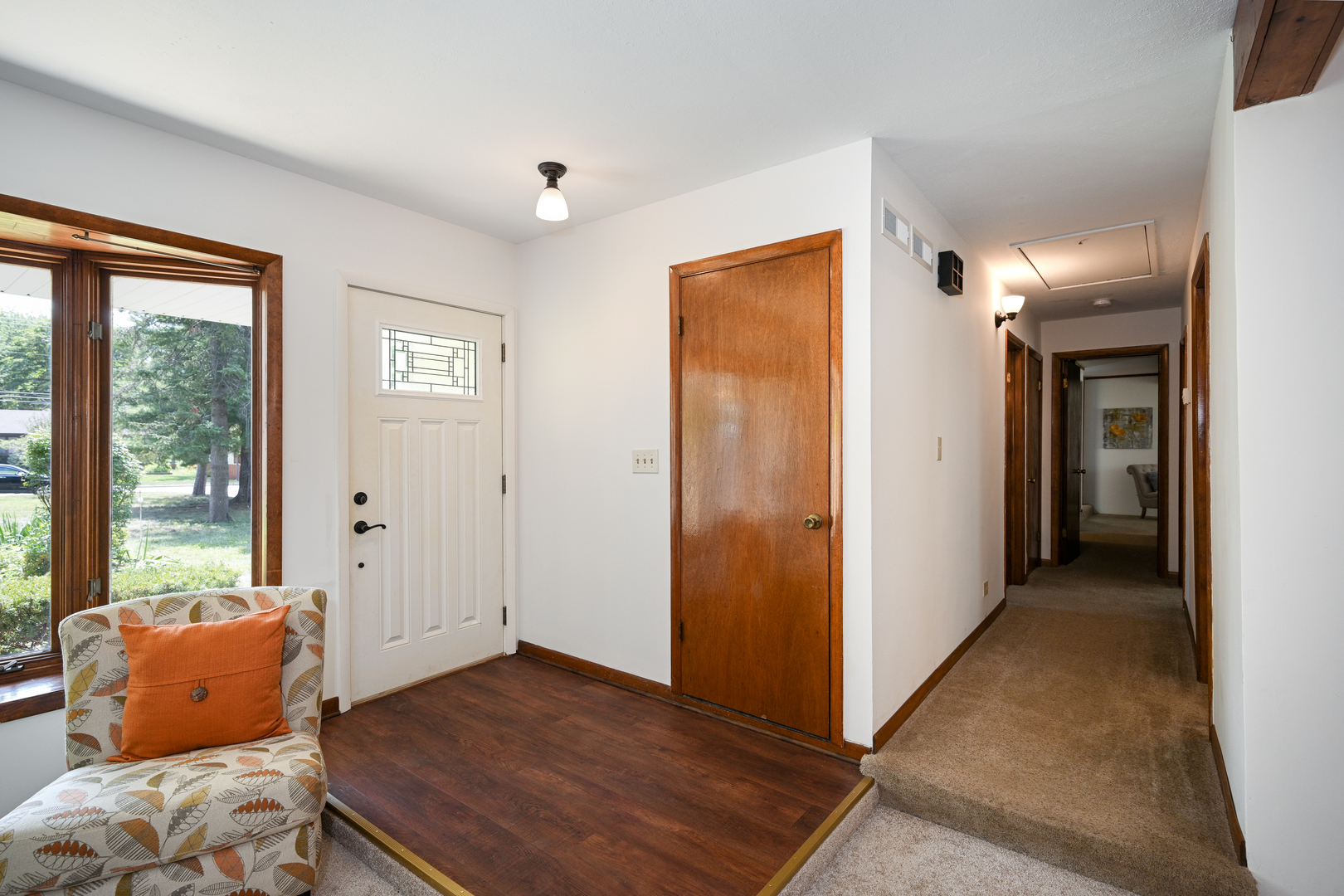 440 West Harrison Road Lombard, IL 60148 - Photo 5 of 26 a view of livingroom with furniture and windows