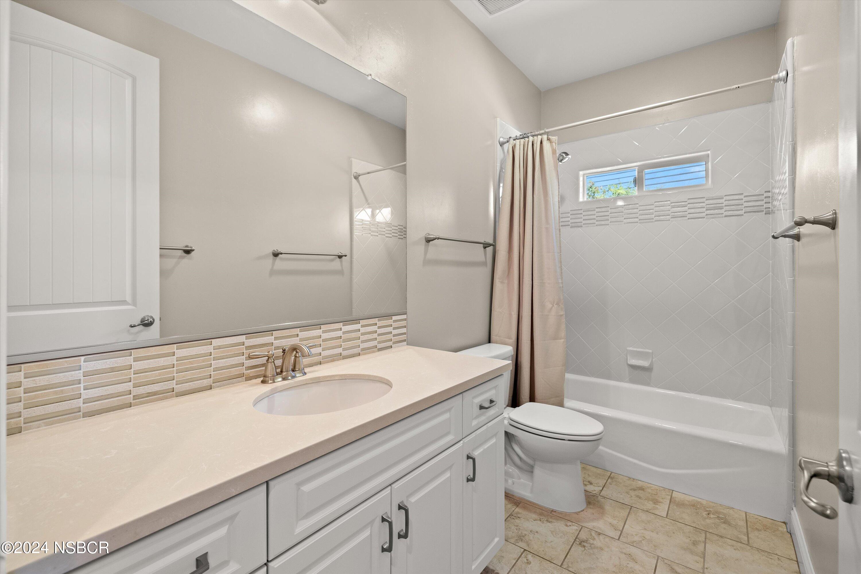 634 Valley Oak Road Solvang, CA 93463 - Photo 21 of 31 2nd Bathroom