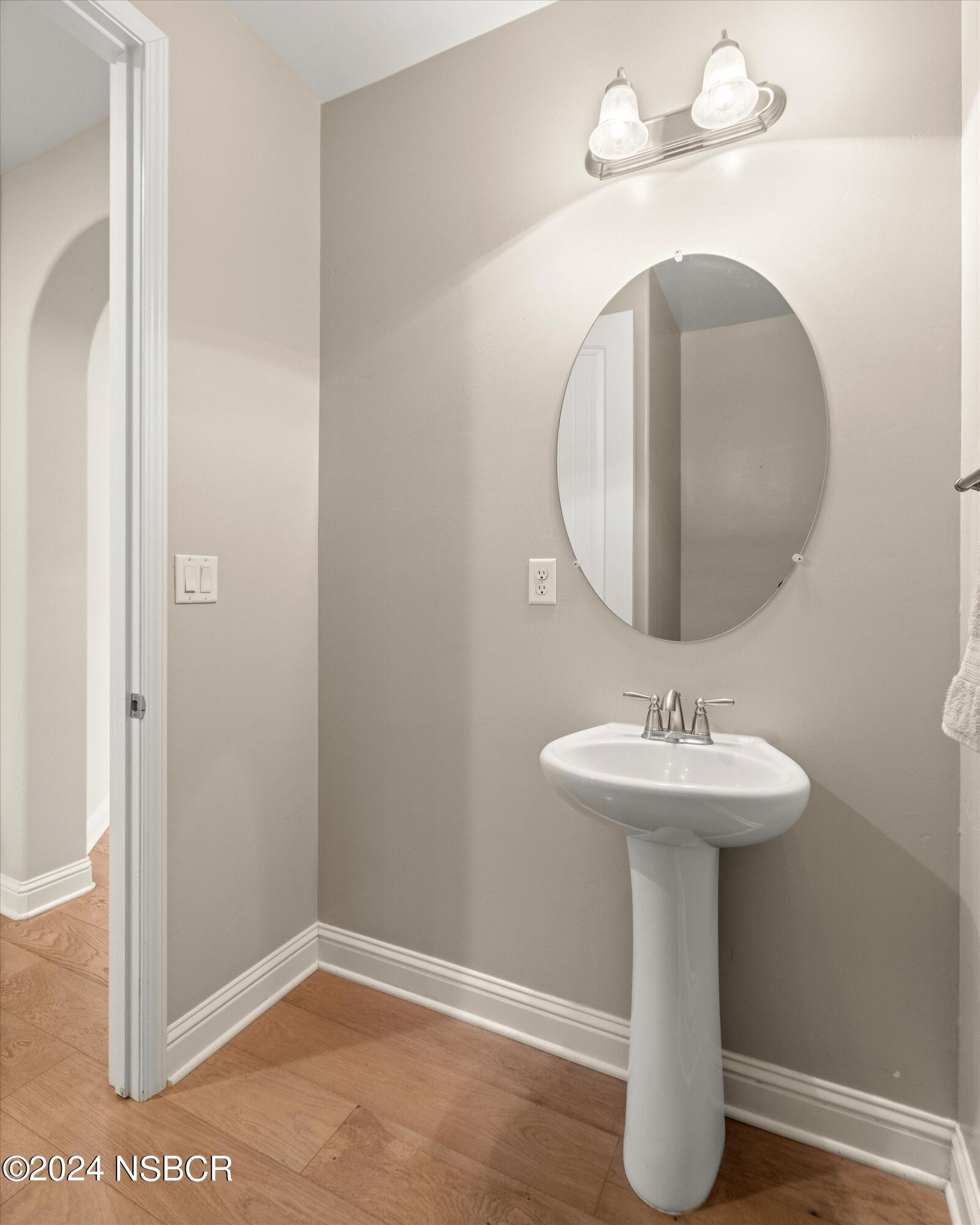 634 Valley Oak Road Solvang, CA 93463 - Photo 26 of 31 Guest Bath