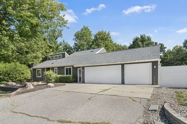 $635,000 | 3861 64th Street, Holland, MI 49423