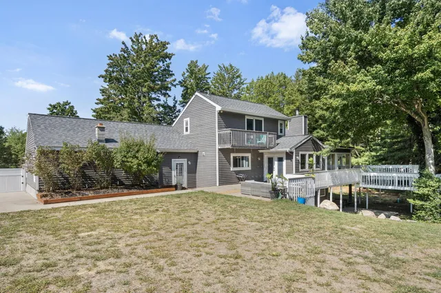 $635,000 | 3861 64th Street, Holland, MI 49423