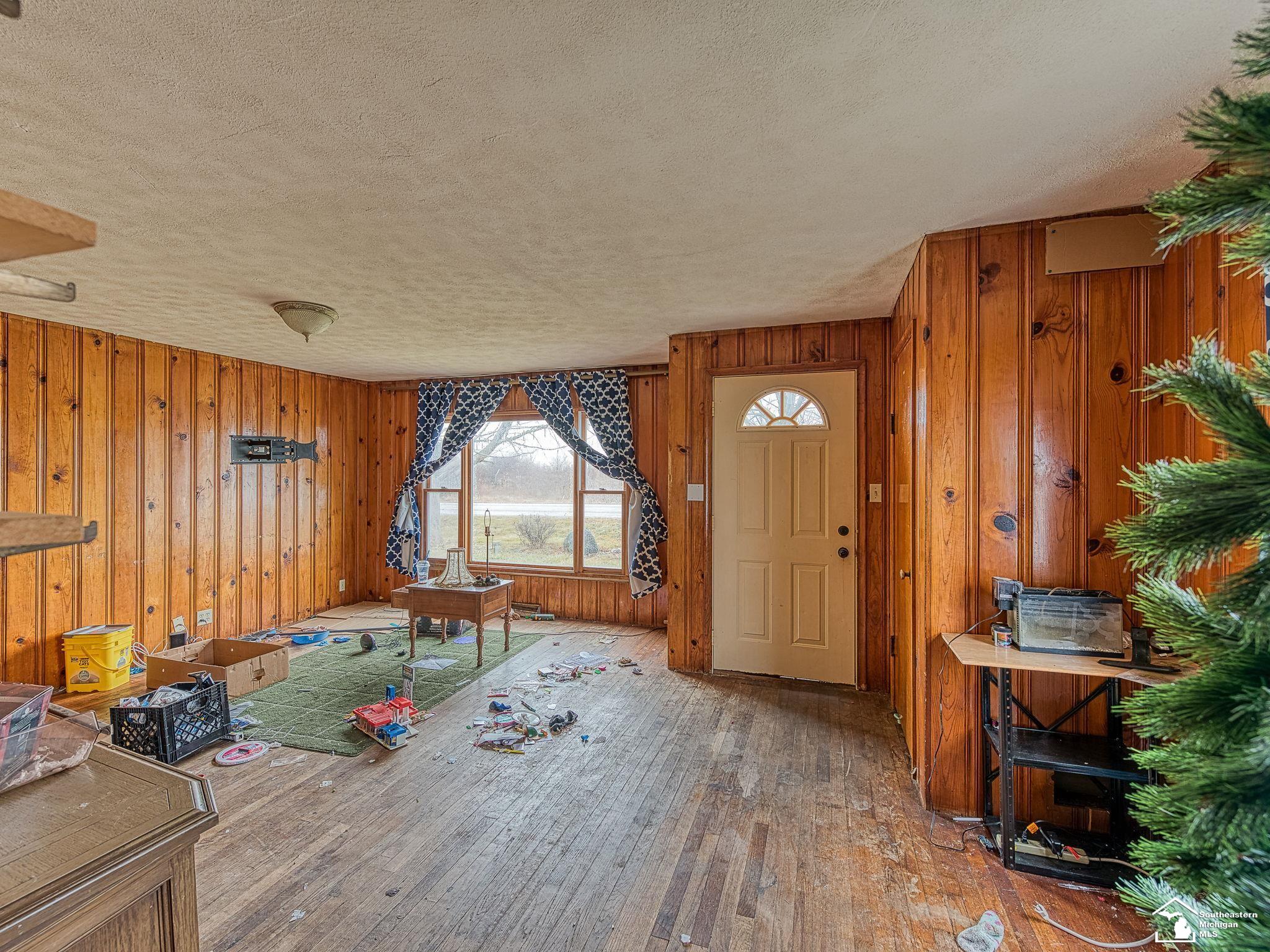 2087 Sandy Creek Road Monroe, MI 48162 - Photo 5 of 18 50098608-4.JPG