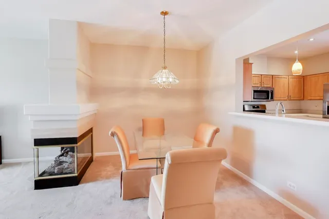 $2,800 | 3357 Ravinia Circle, Aurora, IL 60504