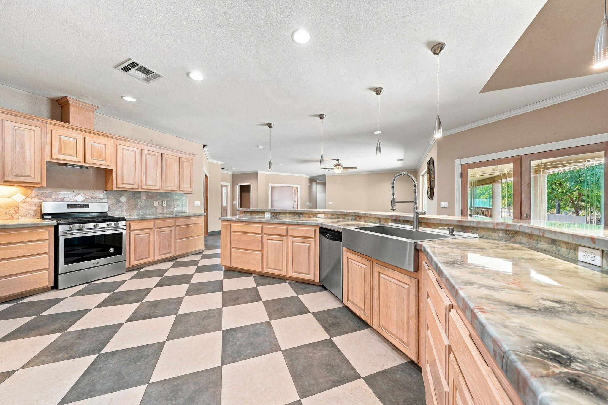 11574 Quartz Hill Road Redding, CA 96003 - Photo 10 of 37 14-web-or-mls-BiggerFlow Real Estate Med