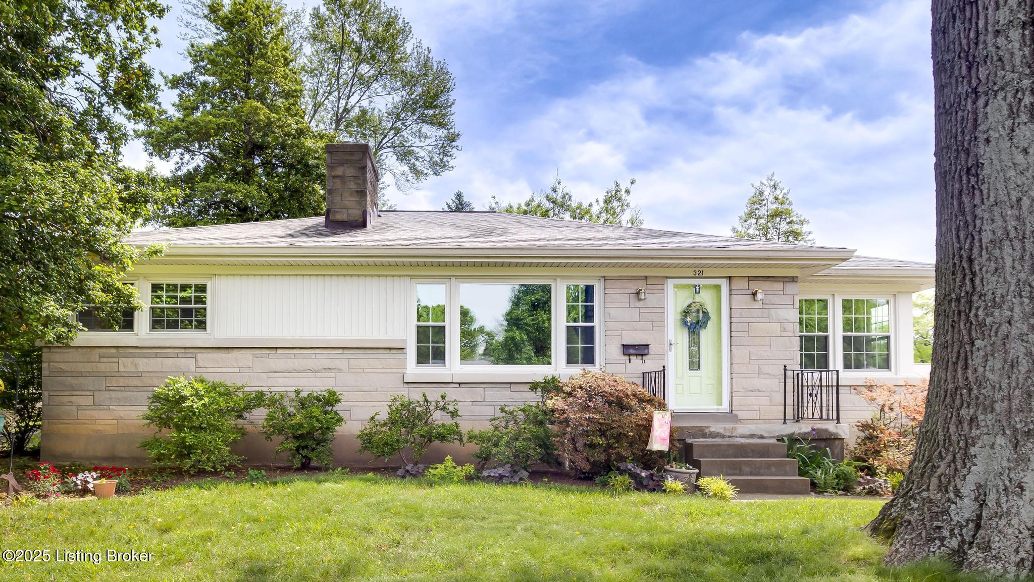 321 Bramton Road Louisville, KY 40207 - Photo 2 of 39 321_BramtonRd_40207_167