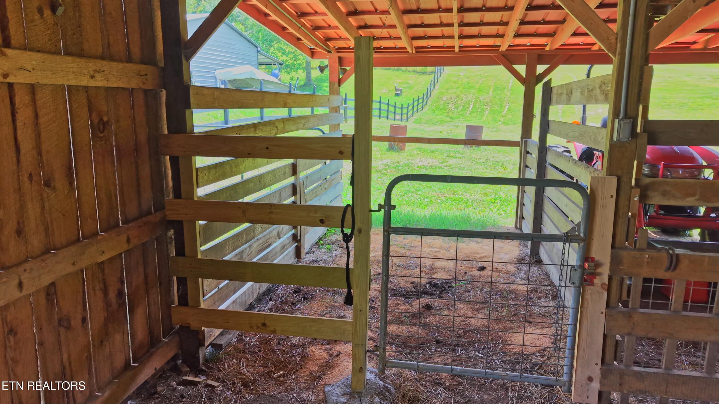 1319 Ideal Valley Road Spring City, TN 37381 - Photo 18 of 49 barn photos _1.7.1
