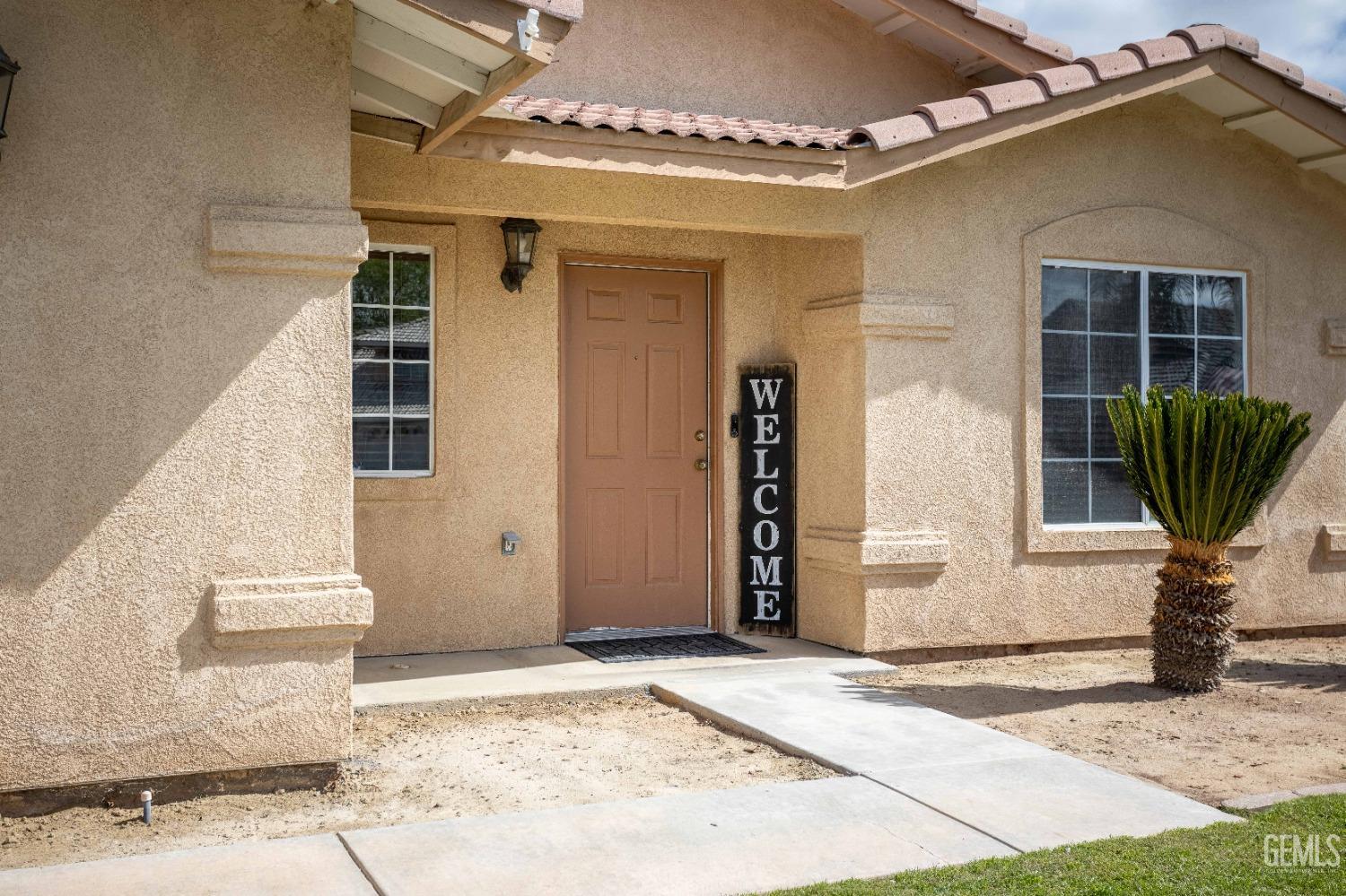 Undisclosed Address Shafter, CA 93263 - Photo 4 of 27