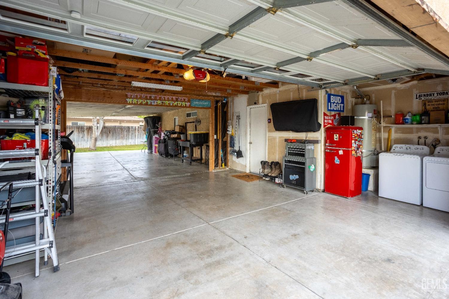 Undisclosed Address Shafter, CA 93263 - Photo 5 of 27