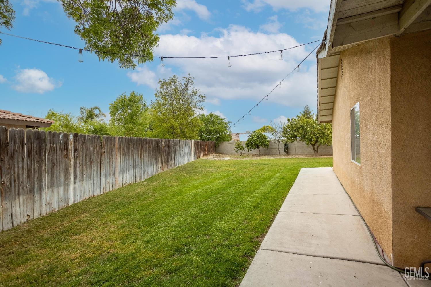 Undisclosed Address Shafter, CA 93263 - Photo 7 of 27