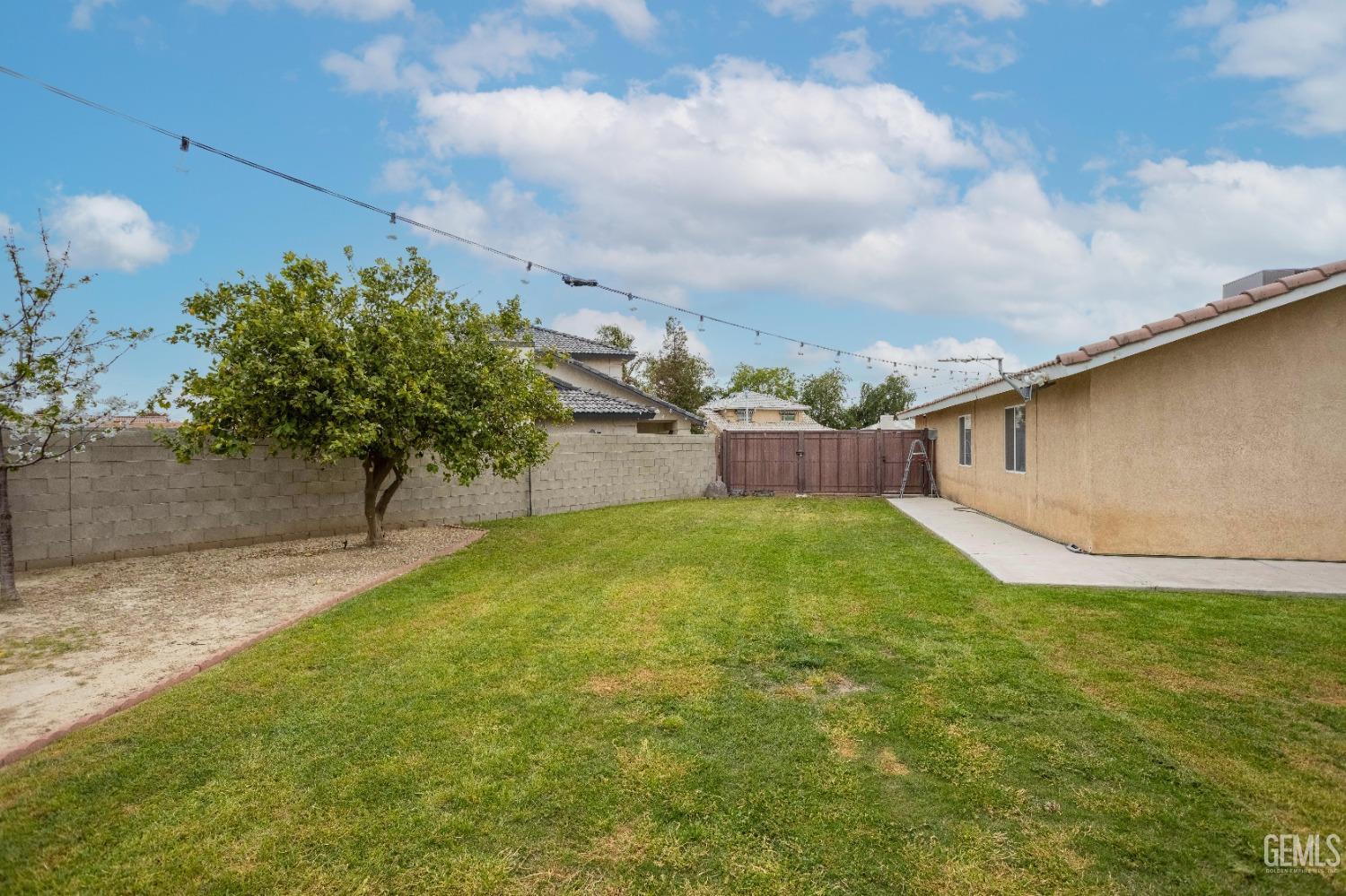 Undisclosed Address Shafter, CA 93263 - Photo 8 of 27