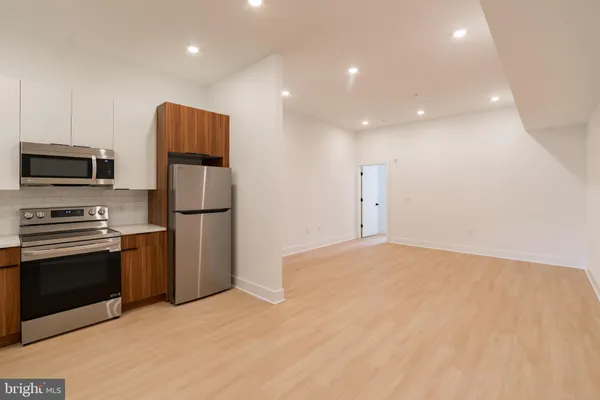 $1,900 | 4408 Lancaster Avenue, Unit 301, Philadelphia, PA 19104
