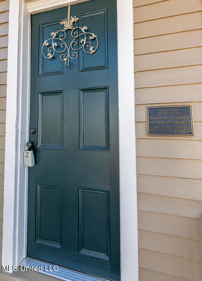 706 State Street Natchez, MS 39120 - Photo 5 of 42 706StateSt_LowRes-41