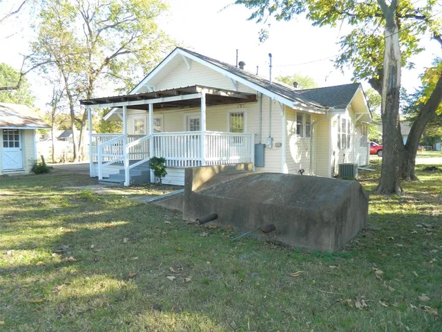 $1,450 | 110 West Mulberry Street, Leonard, TX 75452