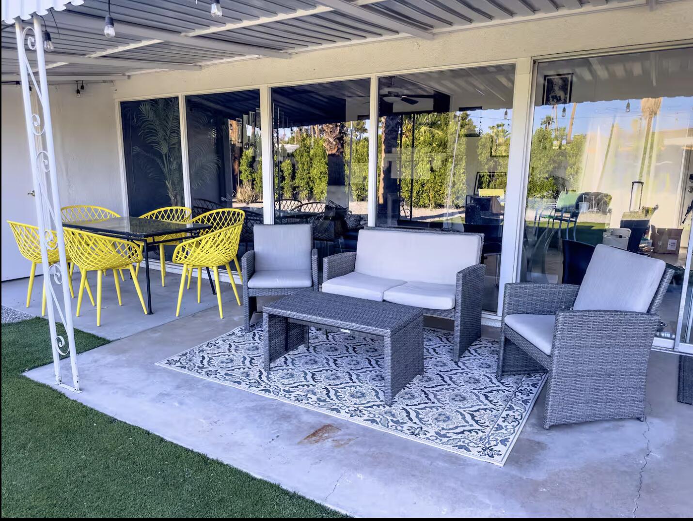 280 North Monterey Road Palm Springs, CA 92262 - Photo 24 of 29 a living room with furniture and a large window