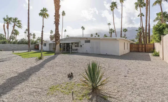 a view of washer and dryer in a utility room