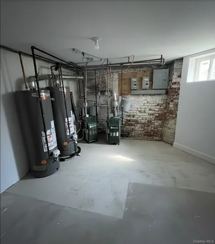 a black and white photo of a living room