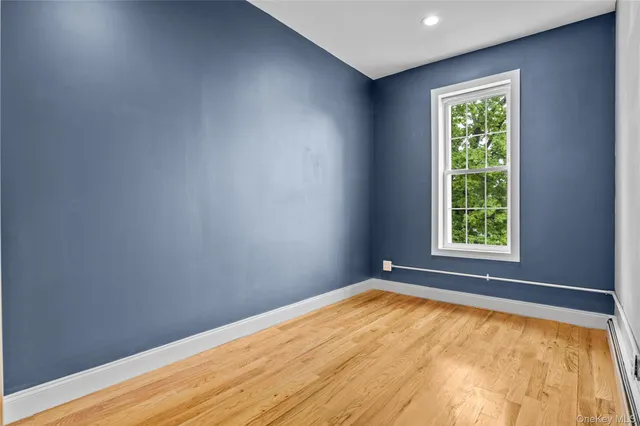 a view of empty room with window