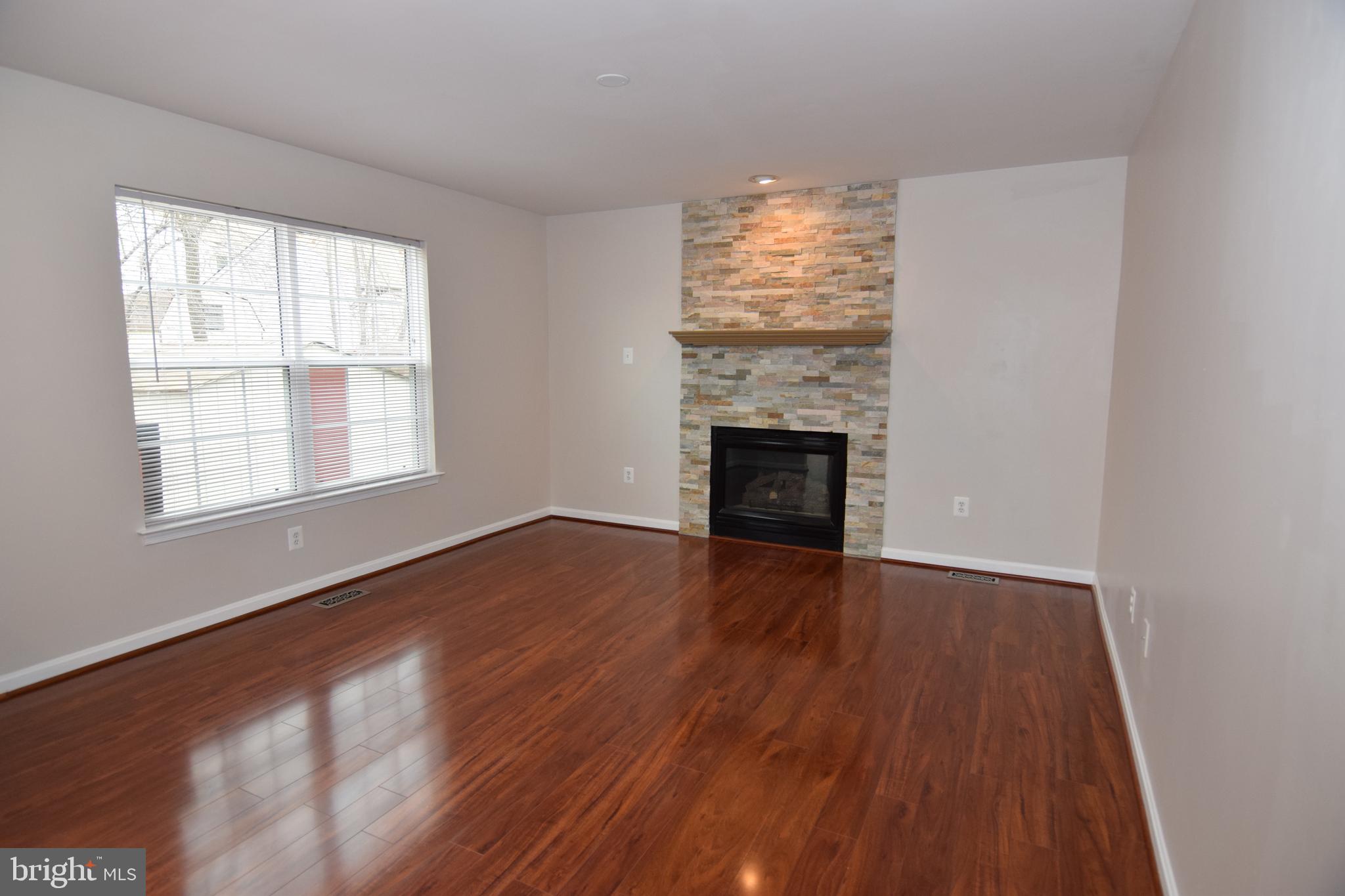 1904 Windys Run Road Baltimore, MD 21228 - Photo 4 of 18 Gallery Image 4