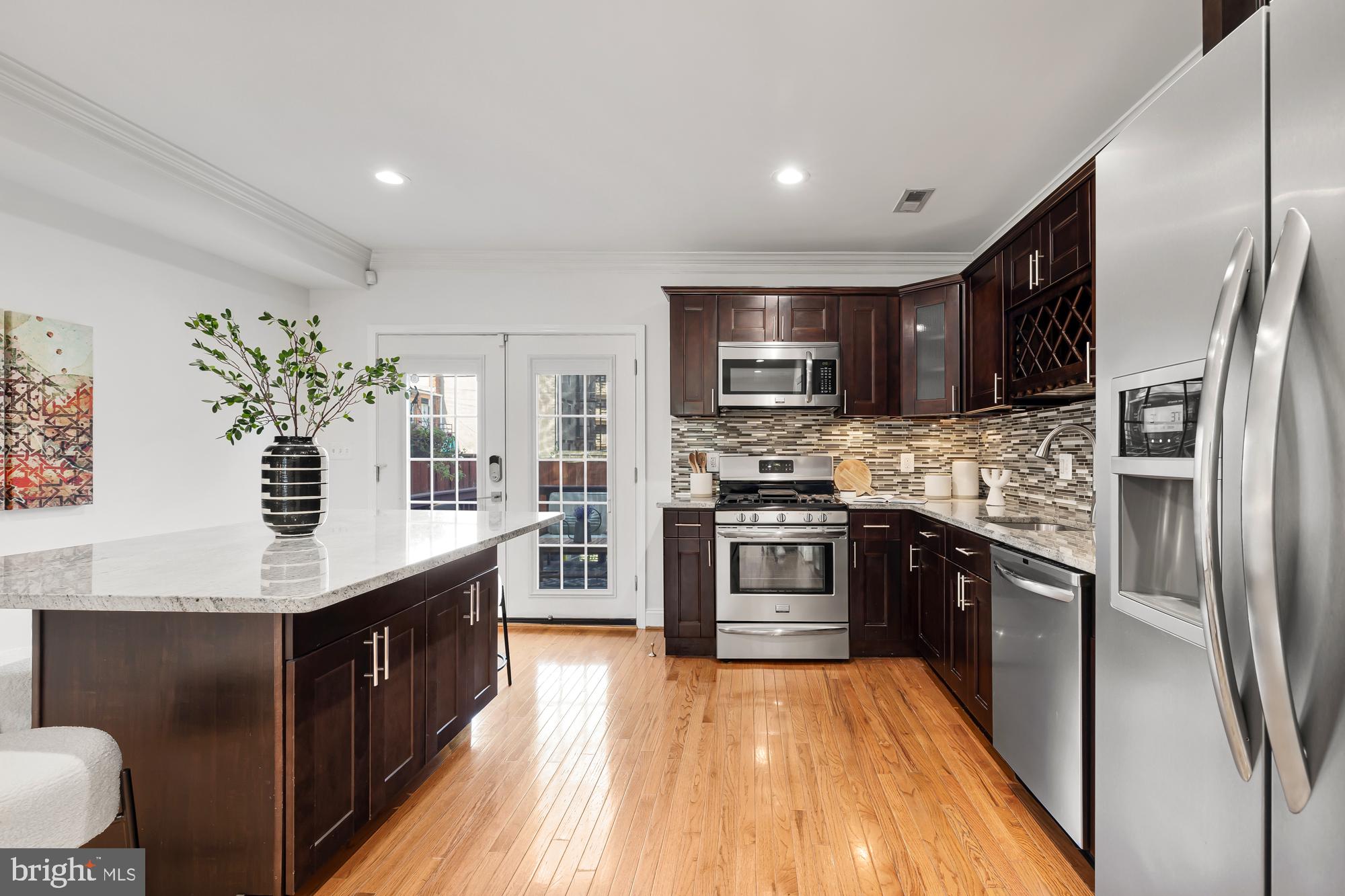 1015 15th Street Southeast Washington, DC 20003 - Photo 12 of 38