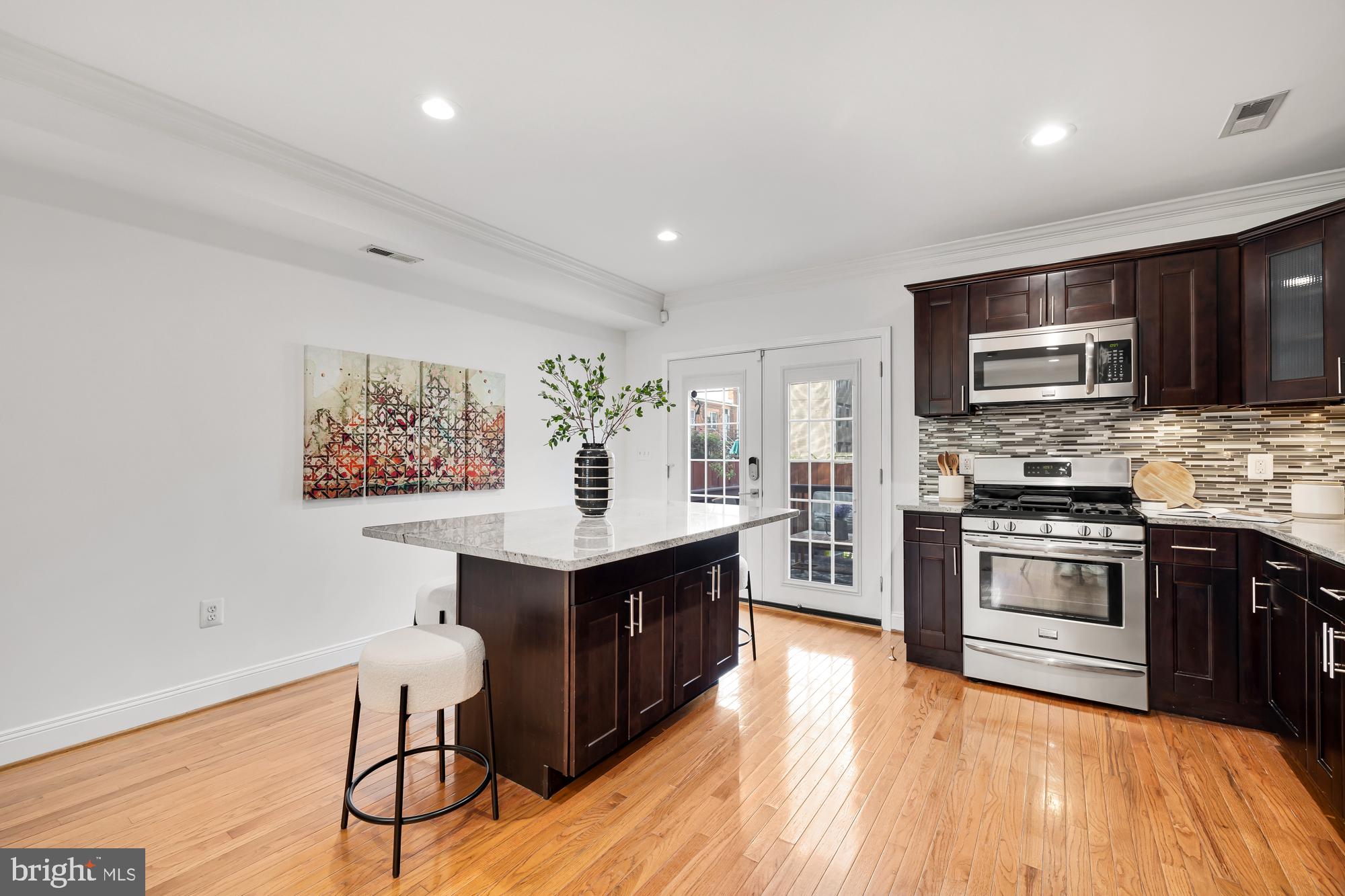 1015 15th Street Southeast Washington, DC 20003 - Photo 13 of 38