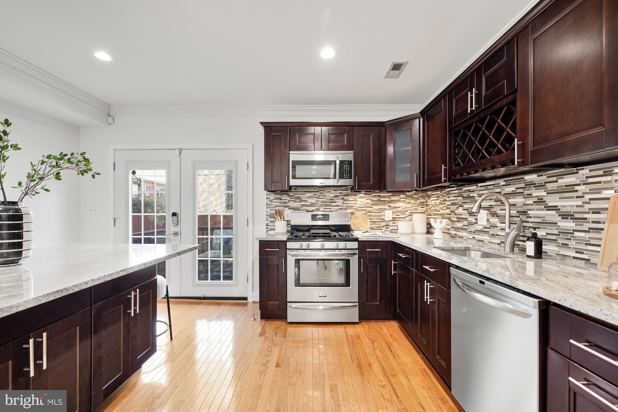 1015 15th Street Southeast Washington, DC 20003 - Photo 14 of 38