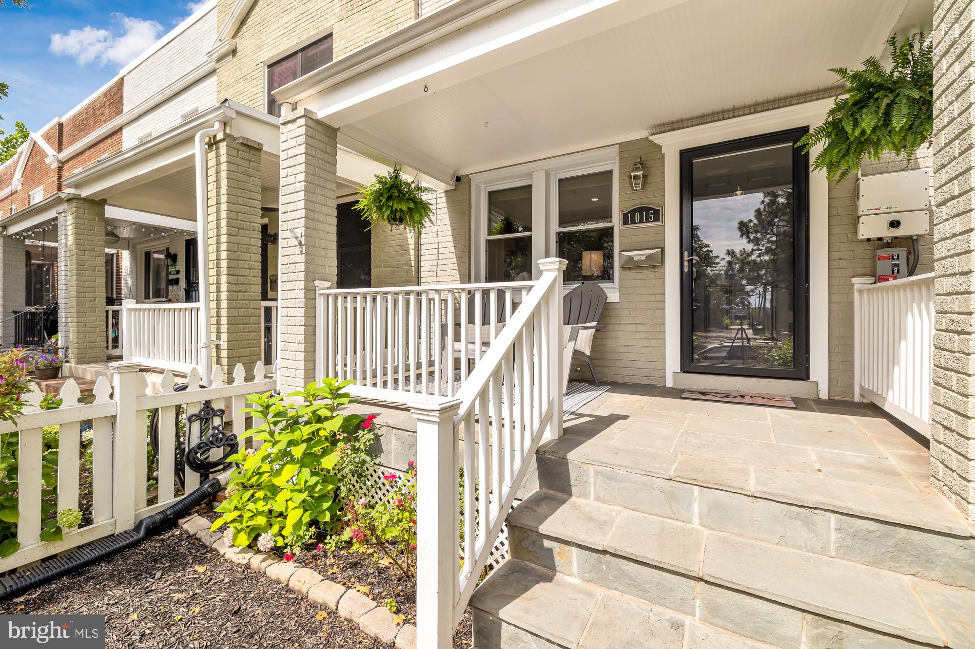 1015 15th Street Southeast Washington, DC 20003 - Photo 2 of 38