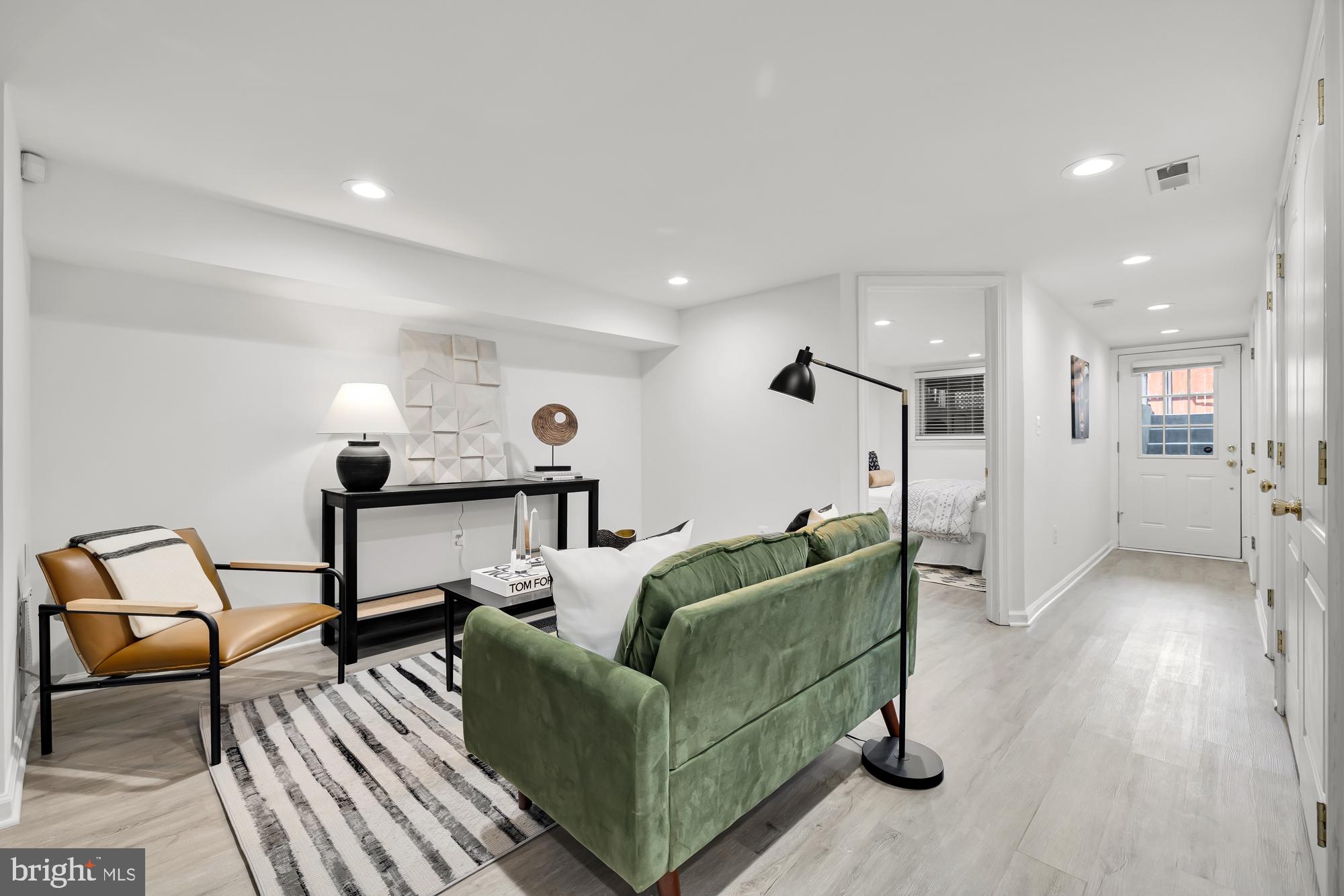 1015 15th Street Southeast Washington, DC 20003 - Photo 26 of 38