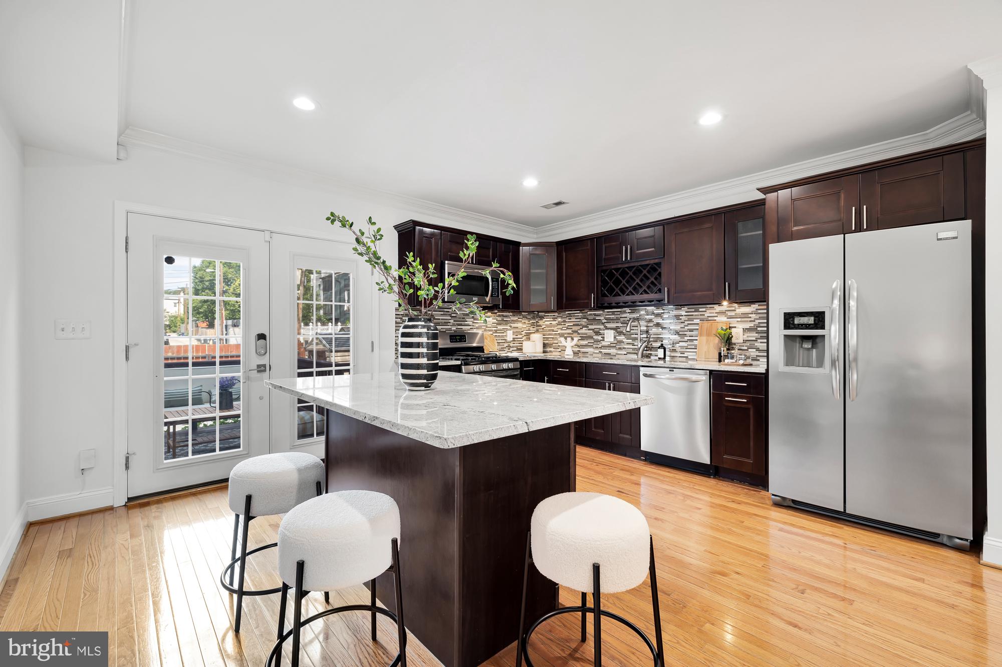 1015 15th Street Southeast Washington, DC 20003 - Photo 10 of 38