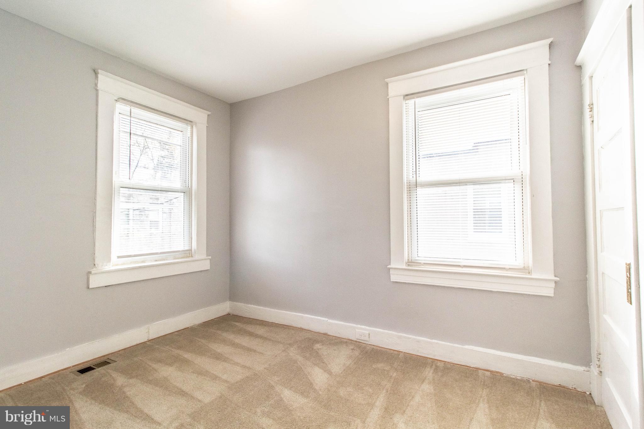 605 Benninghaus Road Baltimore, MD 21212 - Photo 21 of 30 an empty room with a window