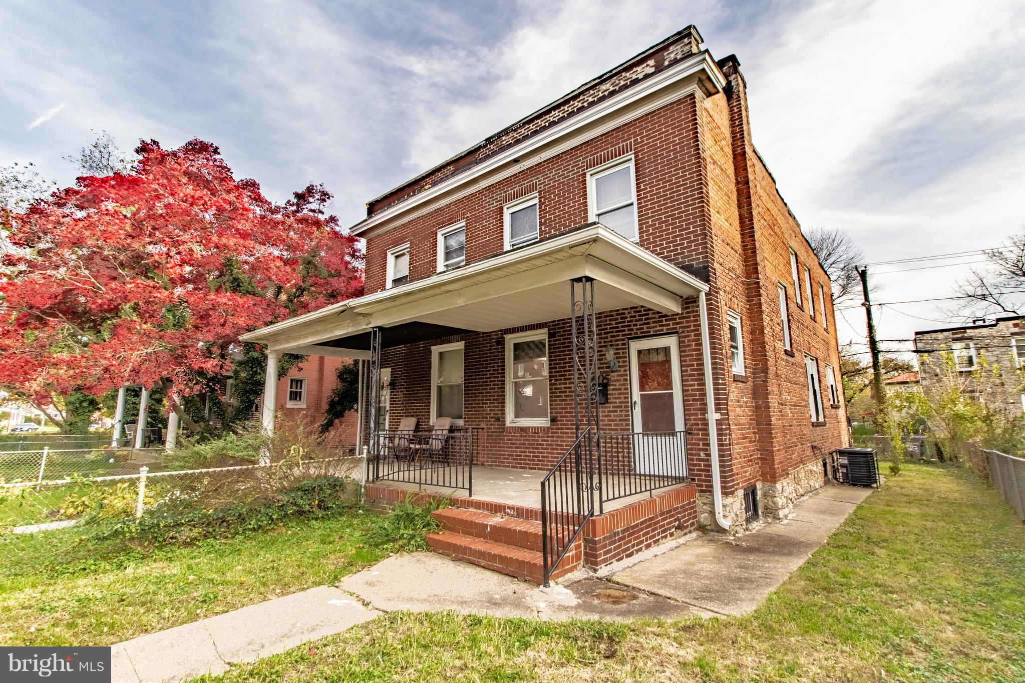 605 Benninghaus Road Baltimore, MD 21212 - Photo 25 of 30 a front view of a house with a yard