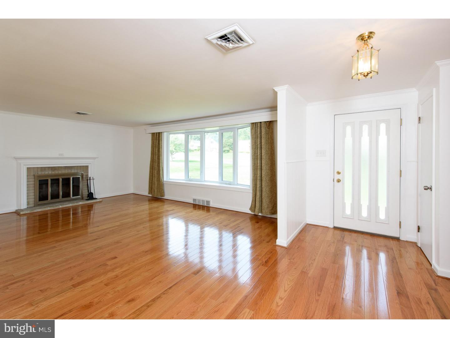 1182 Thomas Road Wayne, PA 19087 - Photo 3 of 25