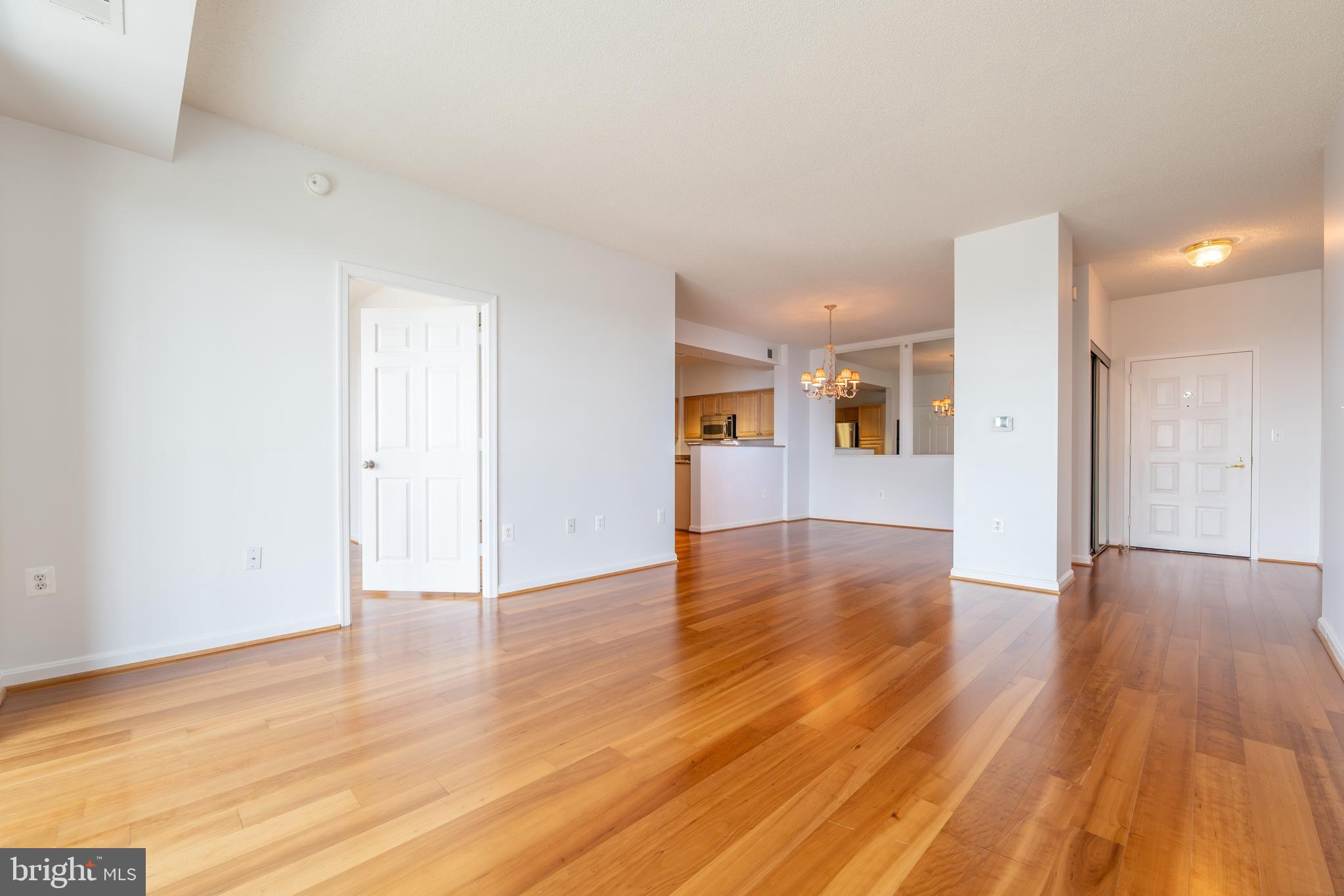 19355 Cypress Ridge Terrace, Unit 708 Leesburg, VA 20176 - Photo 19 of 36