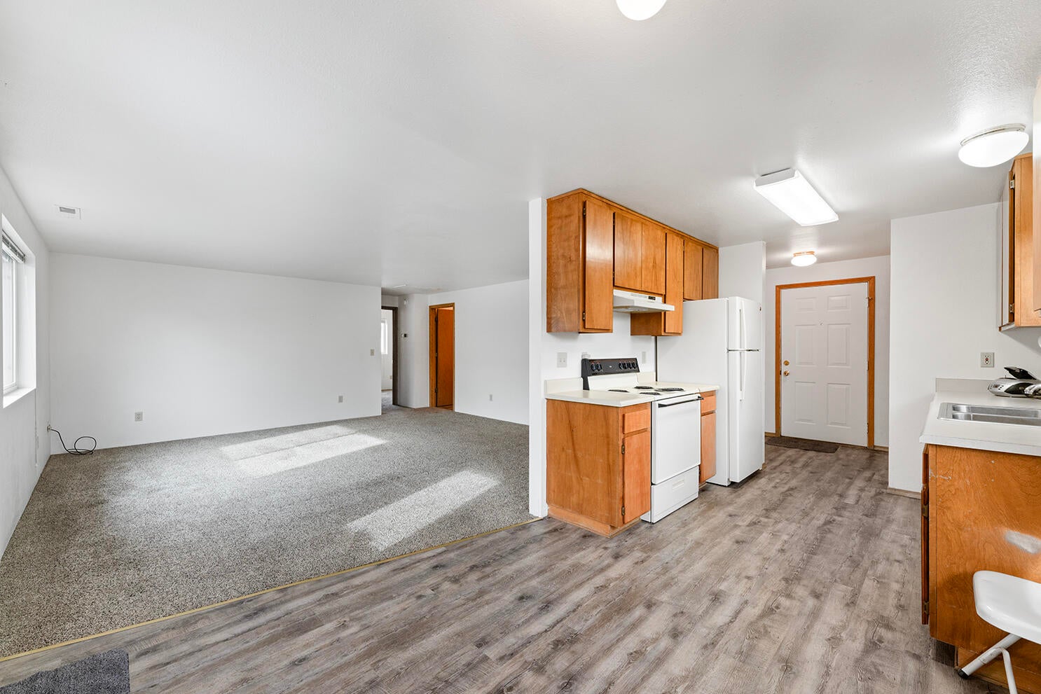 731 Maple Street Central Point, OR 97502 - Photo 4 of 27 4