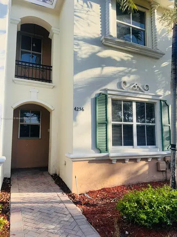 $1,950 | 4256 Northeast 9th Street, Unit 4256, Homestead, FL 33033