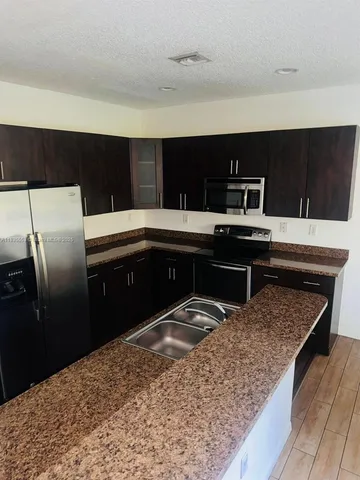 $1,950 | 4256 Northeast 9th Street, Unit 4256, Homestead, FL 33033