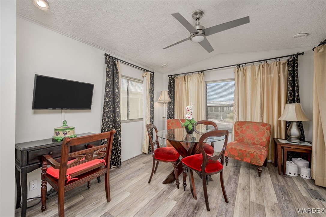2000 Ramar Road, Unit 141 Bullhead City, AZ 86442 - Photo 12 of 35 Dining Area
