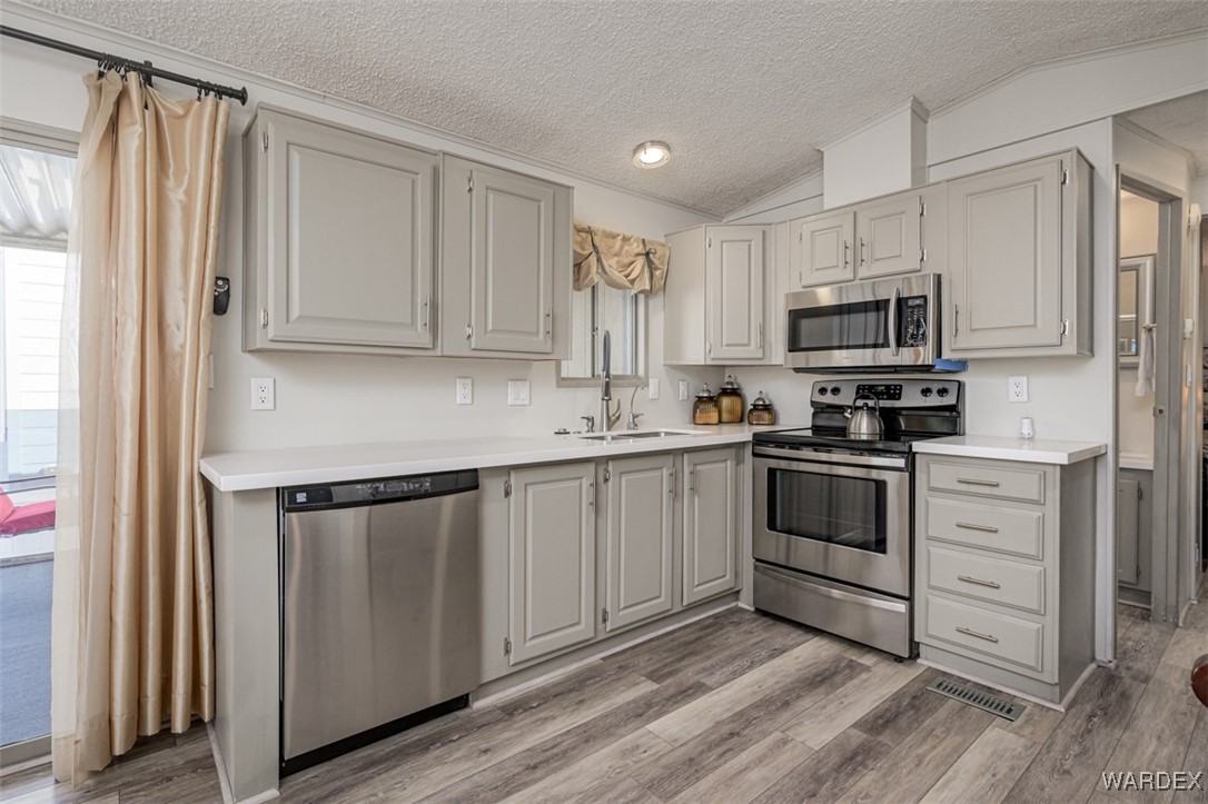 2000 Ramar Road, Unit 141 Bullhead City, AZ 86442 - Photo 15 of 35 Kitchen