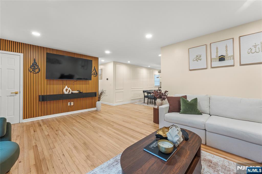 163 La Rue Road West Milford, NJ 07435 - Photo 4 of 28