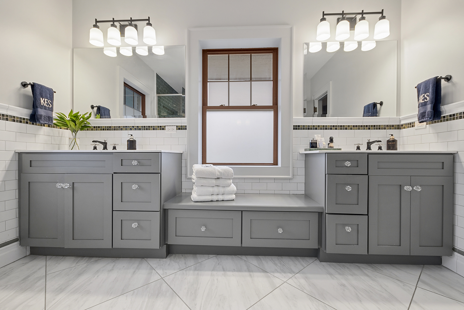 2138 West 109th Street Chicago, IL 60643 - Photo 21 of 33 a bathroom with a double vanity sink mirror and bathtub