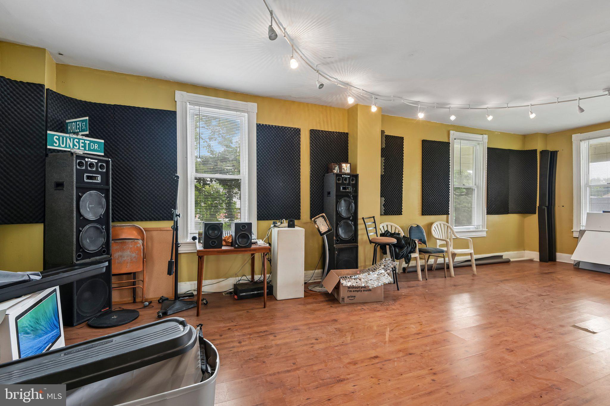 6500 Windsor Mill Road Baltimore, MD 21207 - Photo 3 of 24