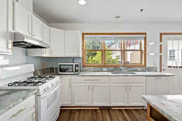 $245,000 | 2402 16th Avenue South, Minneapolis, MN 55404