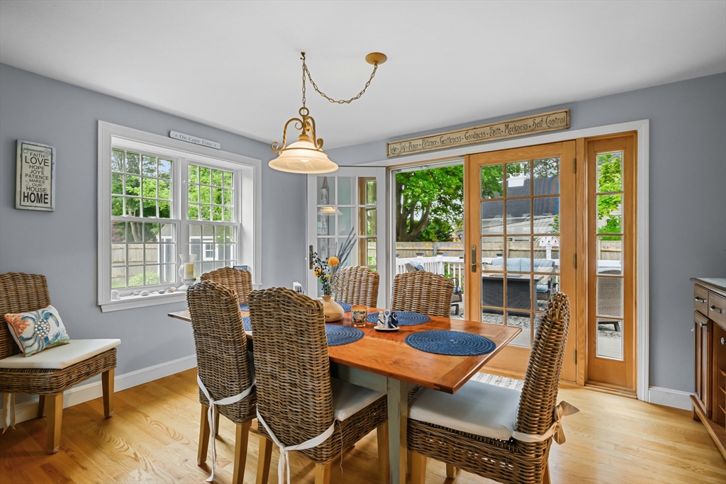 342 Sea Street Barnstable, MA 02601 - Photo 11 of 39