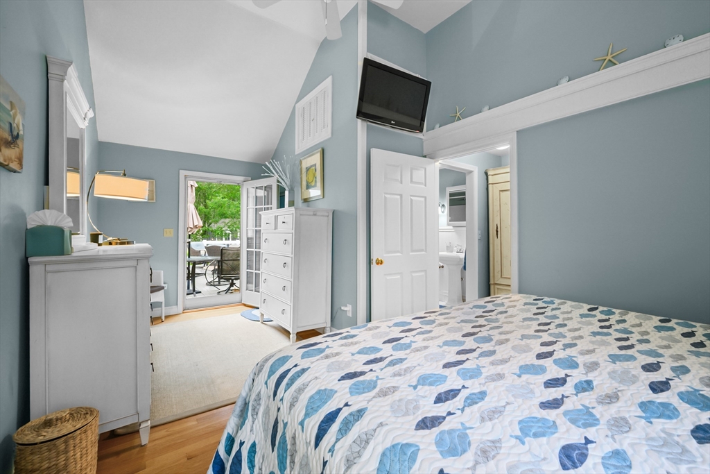 342 Sea Street Barnstable, MA 02601 - Photo 20 of 39