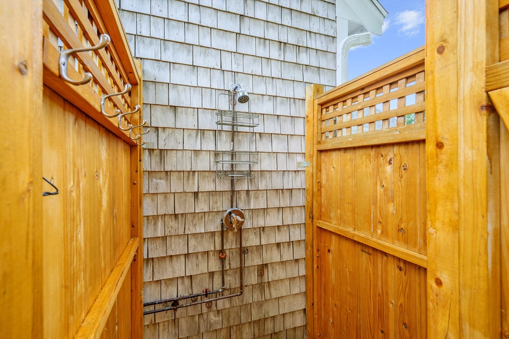 342 Sea Street Barnstable, MA 02601 - Photo 37 of 39