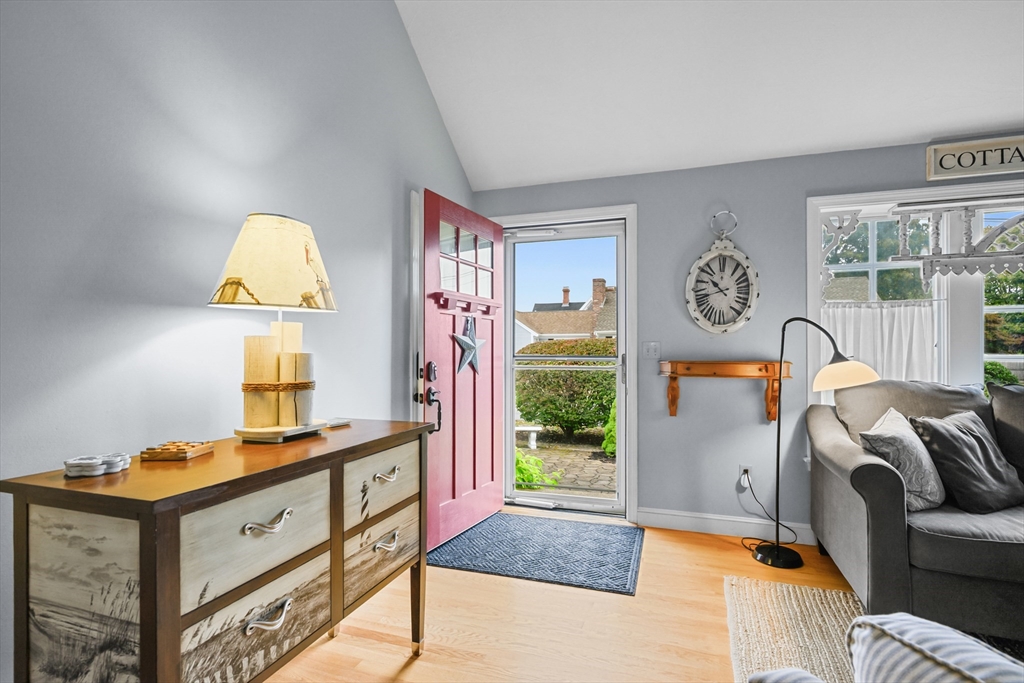 342 Sea Street Barnstable, MA 02601 - Photo 4 of 39