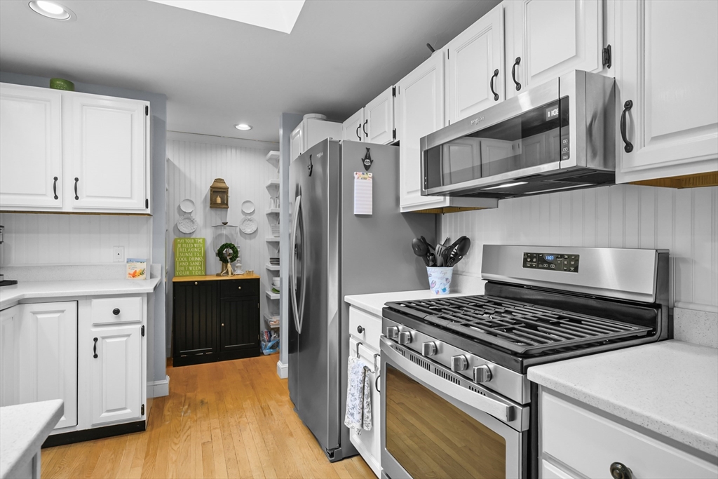 342 Sea Street Barnstable, MA 02601 - Photo 9 of 39