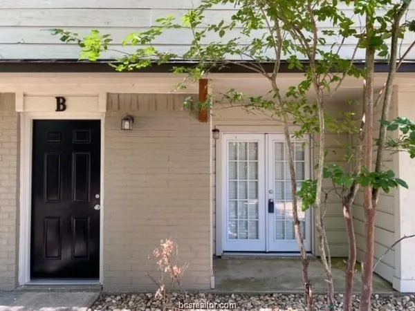 $1,400 | 1401 Airline Drive, Unit B, College Station, TX 77845