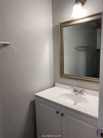 $1,400 | 1401 Airline Drive, Unit B, College Station, TX 77845
